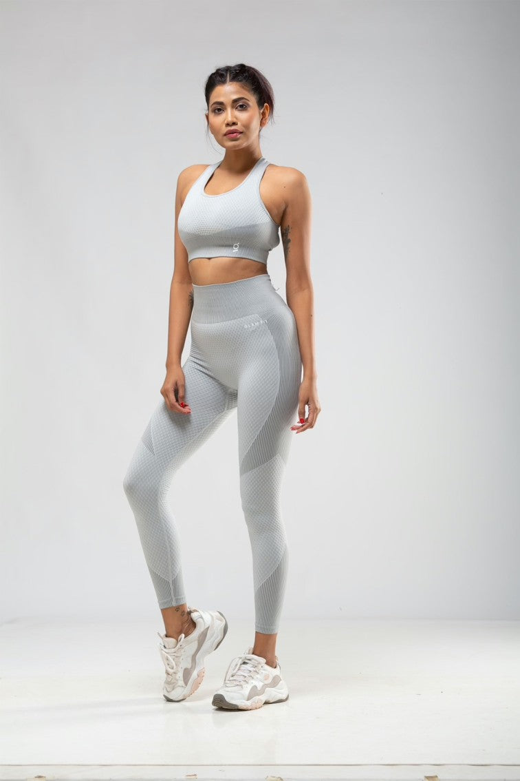 Seamless Women 3pcs Yoga Sets Fitness Sport Suit Long Sleeve Zipper with Sport Bra & Leggings Pants White & Grey