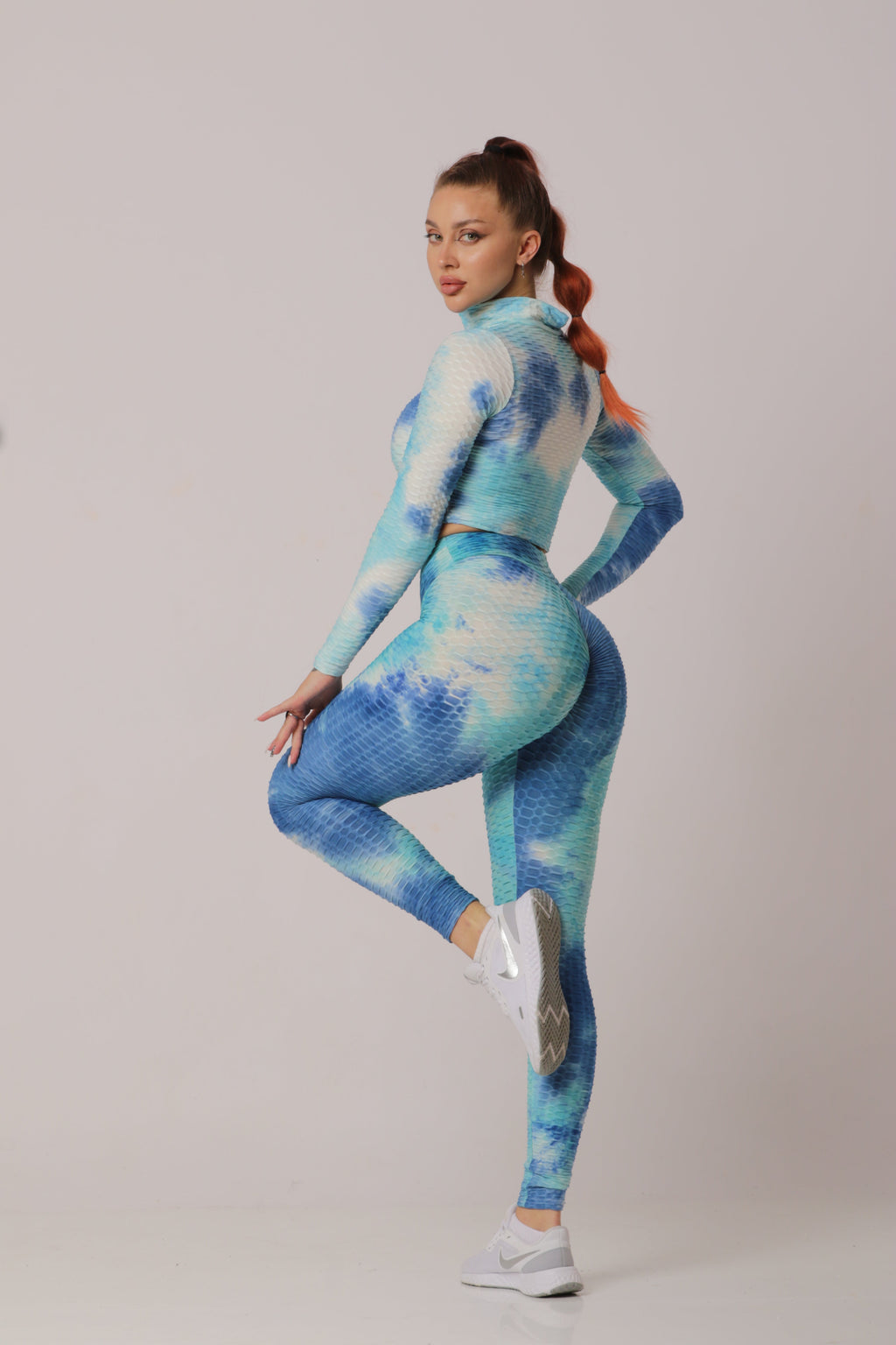 Women Soft Compression Seamless Tie Dye High Waist Leggings Bra and Jacket Set Sky Blue and White