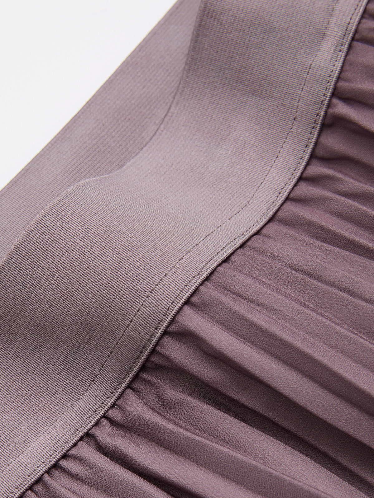 Gradient Pleated Maxi Skirt