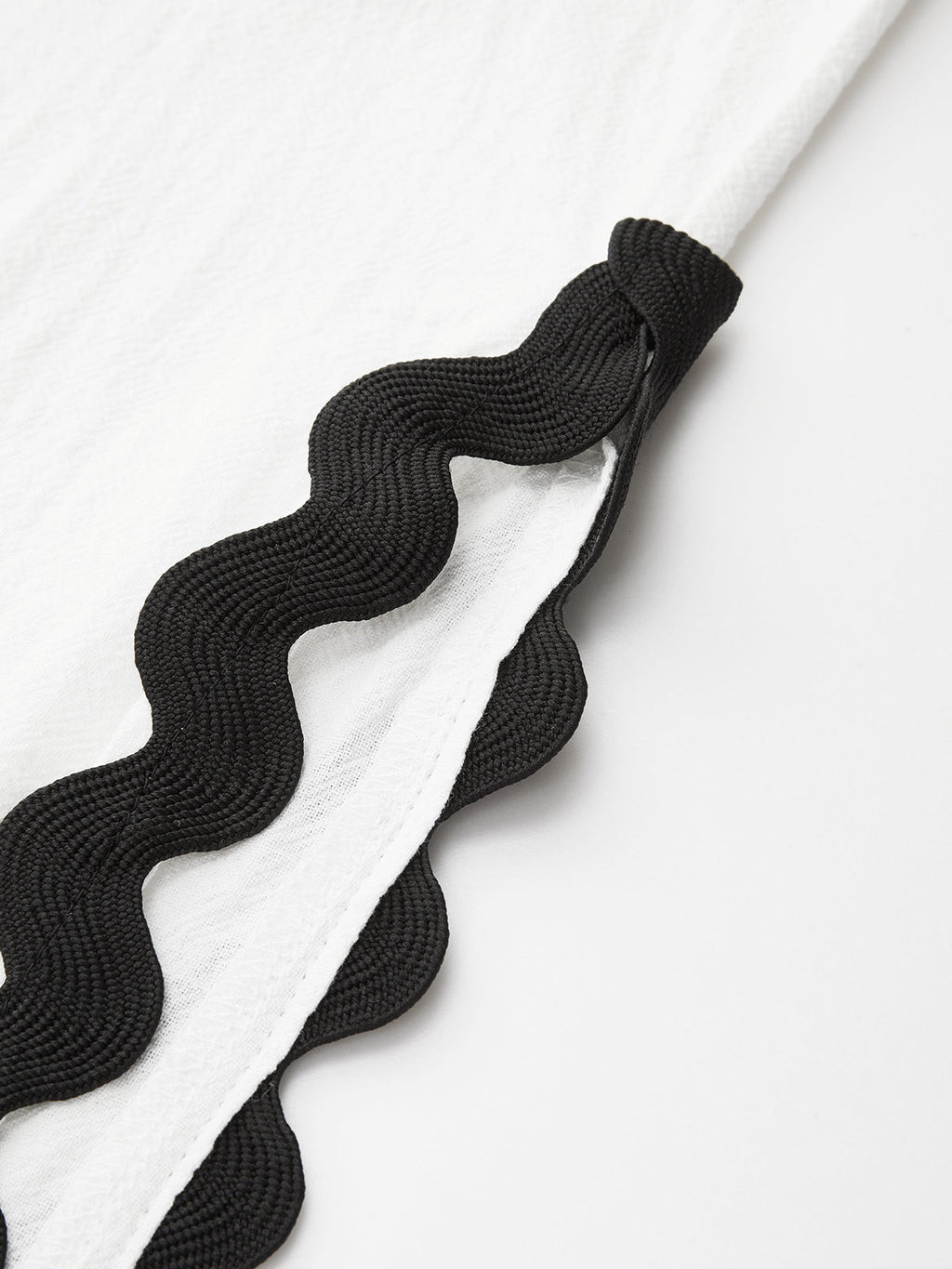 Contrast Wave Trim Vest & Maxi Skirt Set