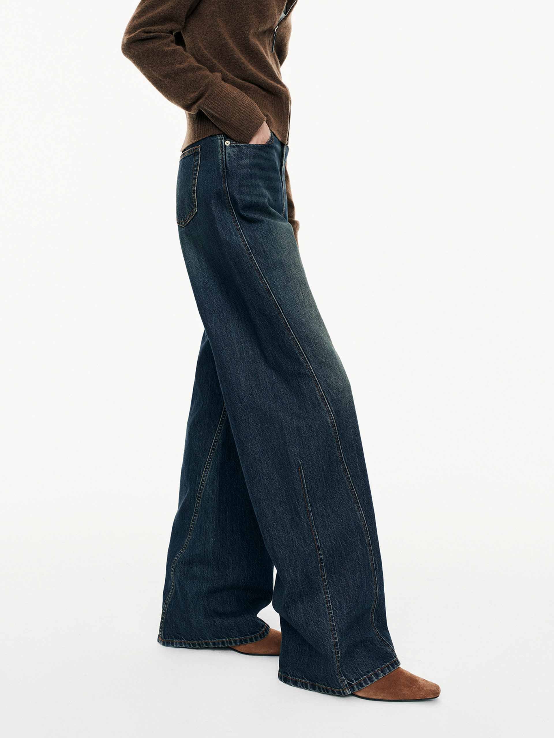 Barrel Leg Faded Jeans