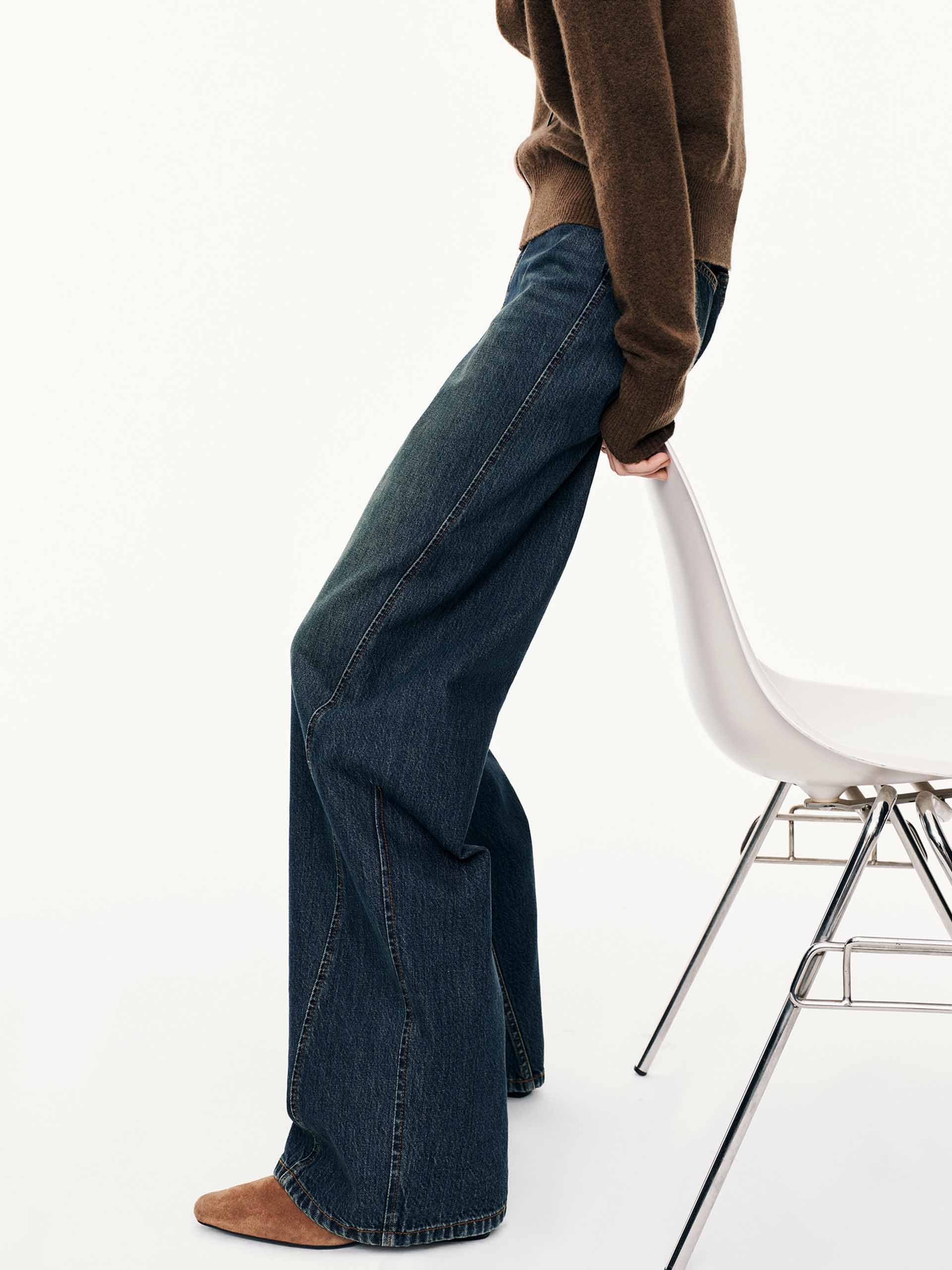 Barrel Leg Faded Jeans