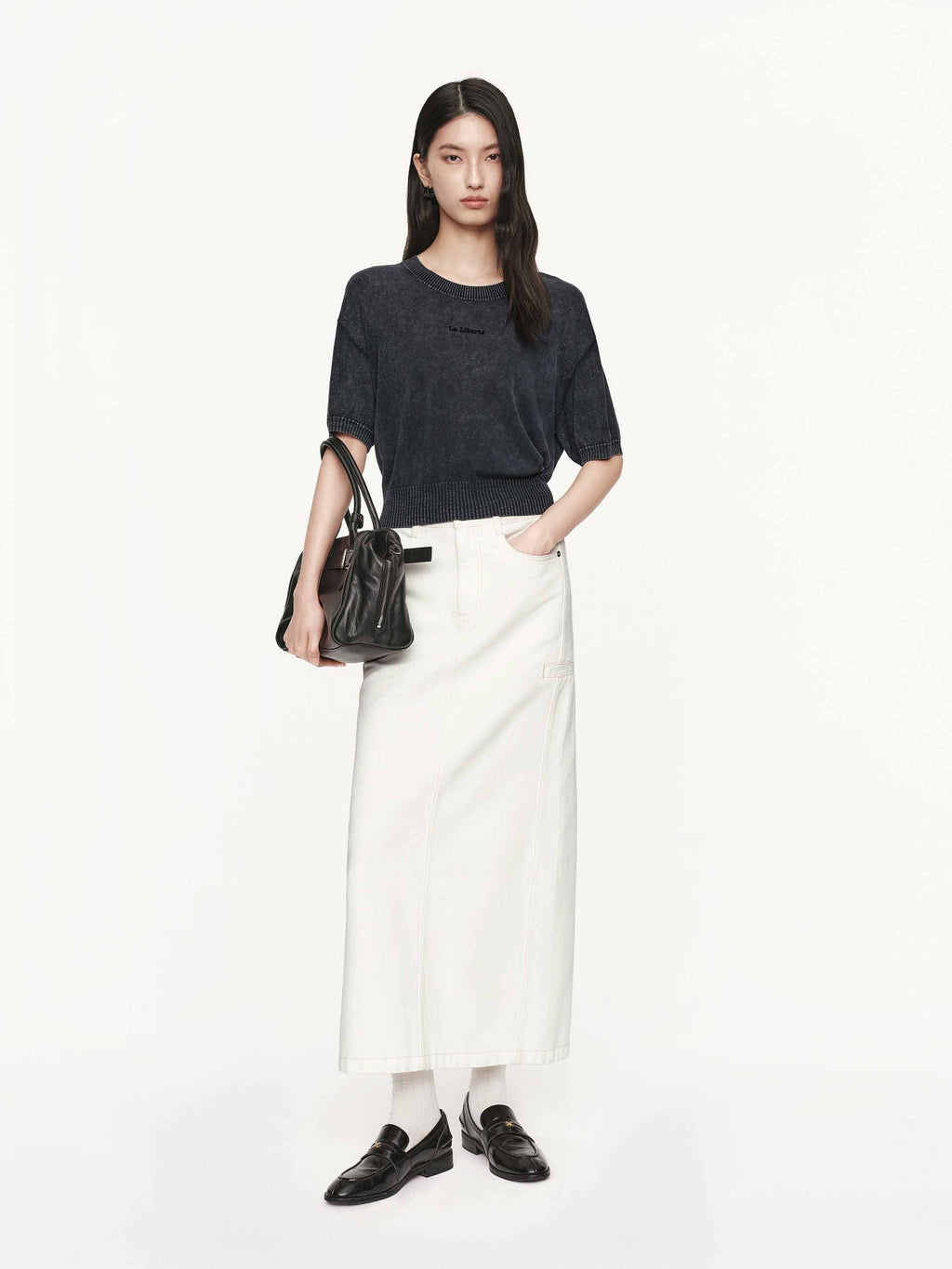 Round Neck Shiny Sweater
