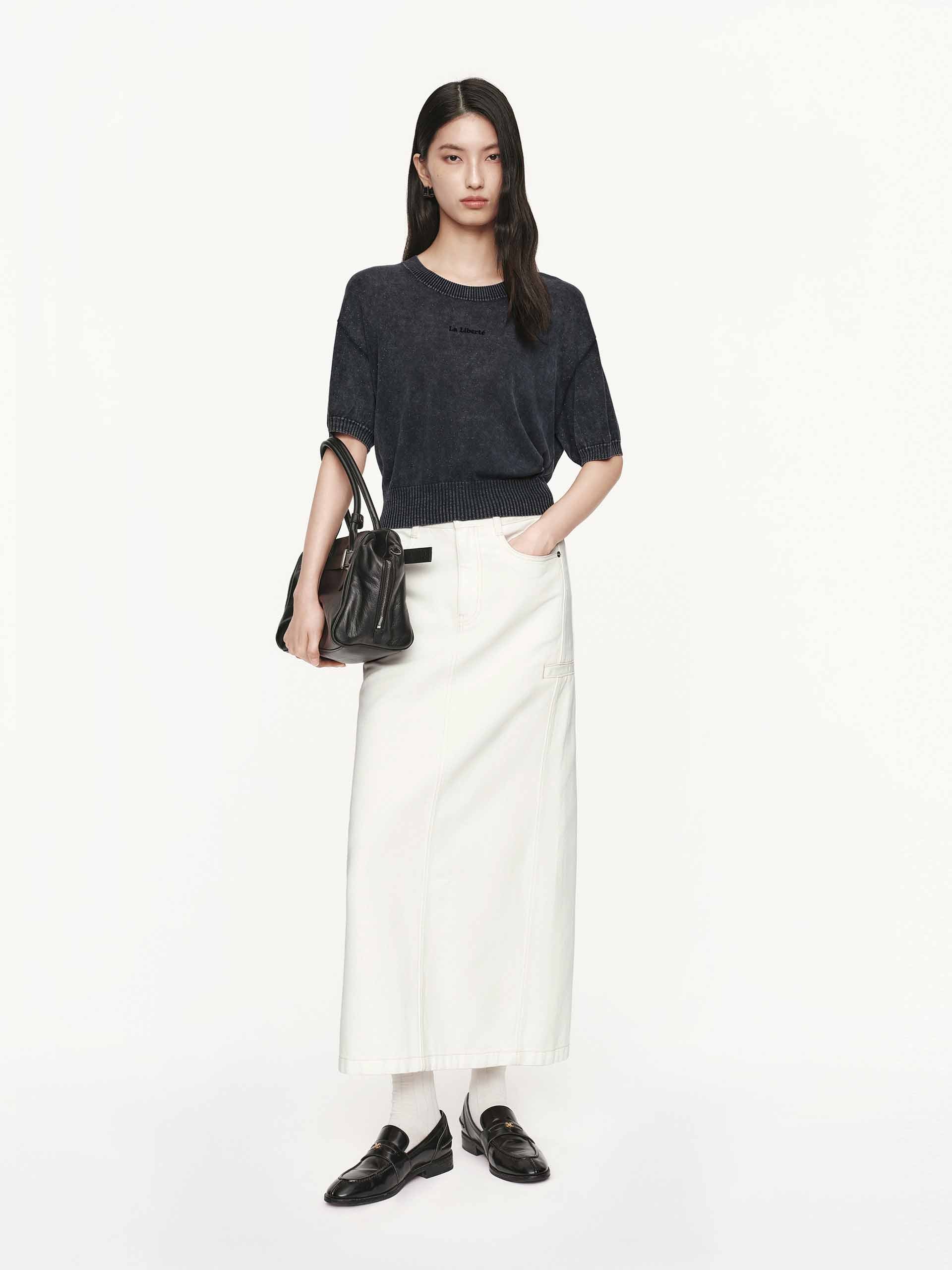 Round Neck Shiny Sweater