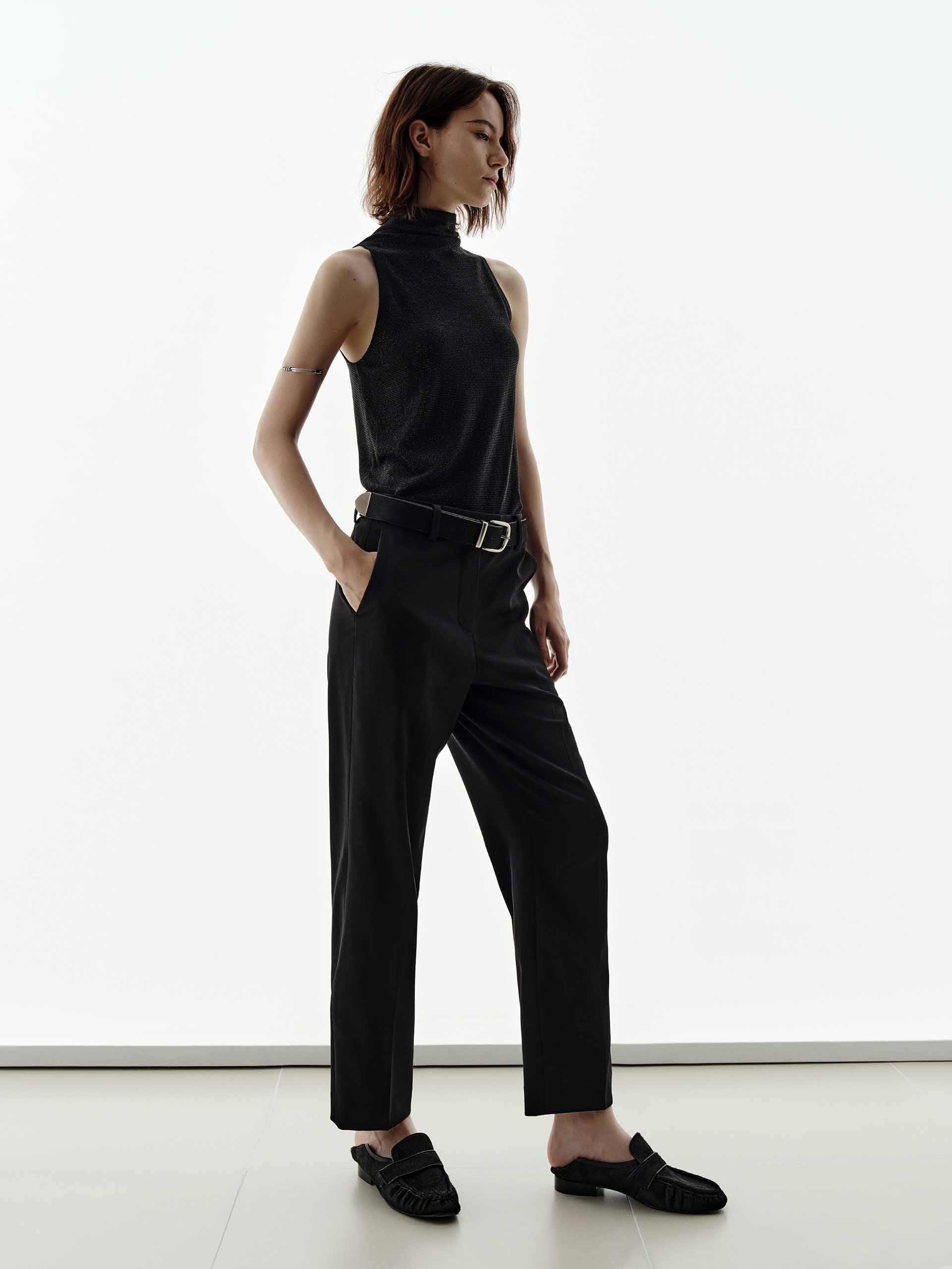 Turtleneck Sleeveless Knitted Top