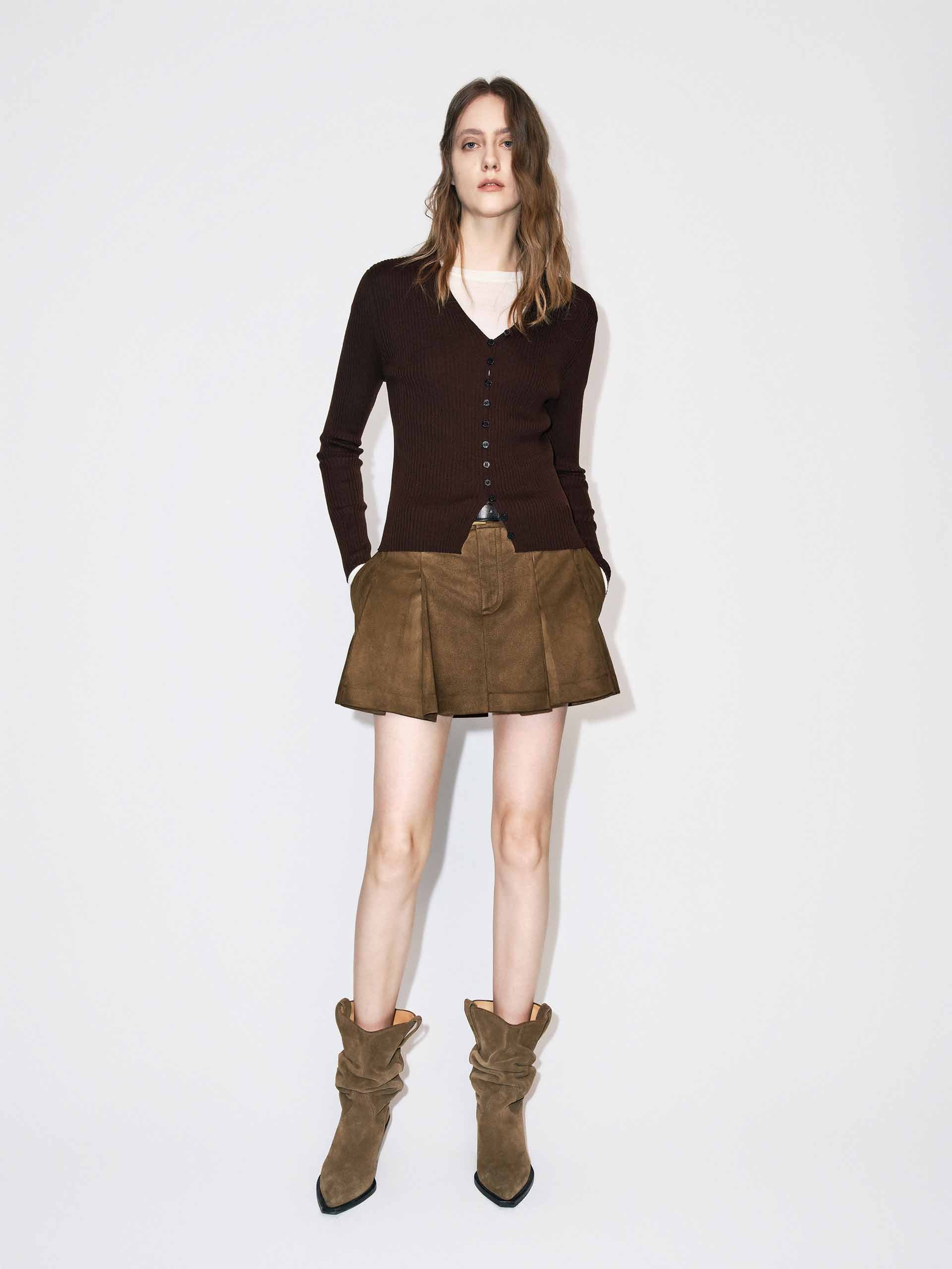 Fitted V-neck Button Cardigan