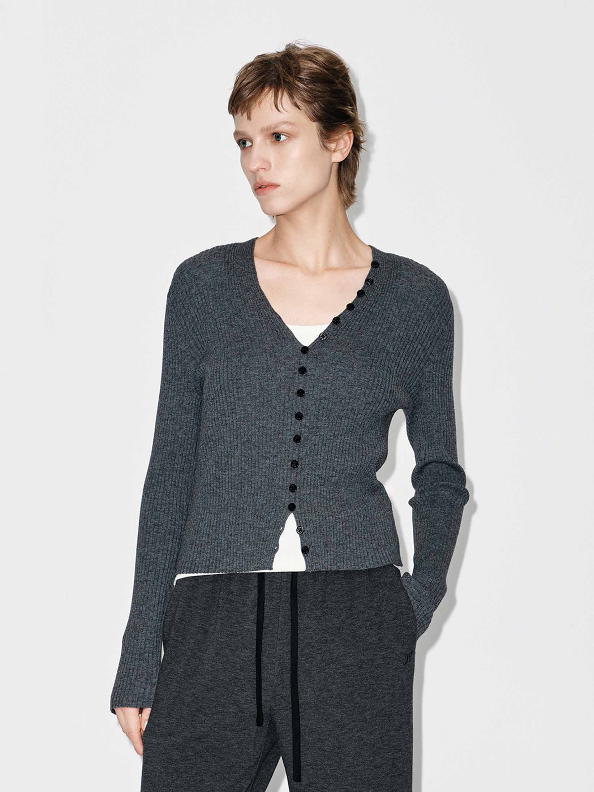Fitted V-neck Button Cardigan