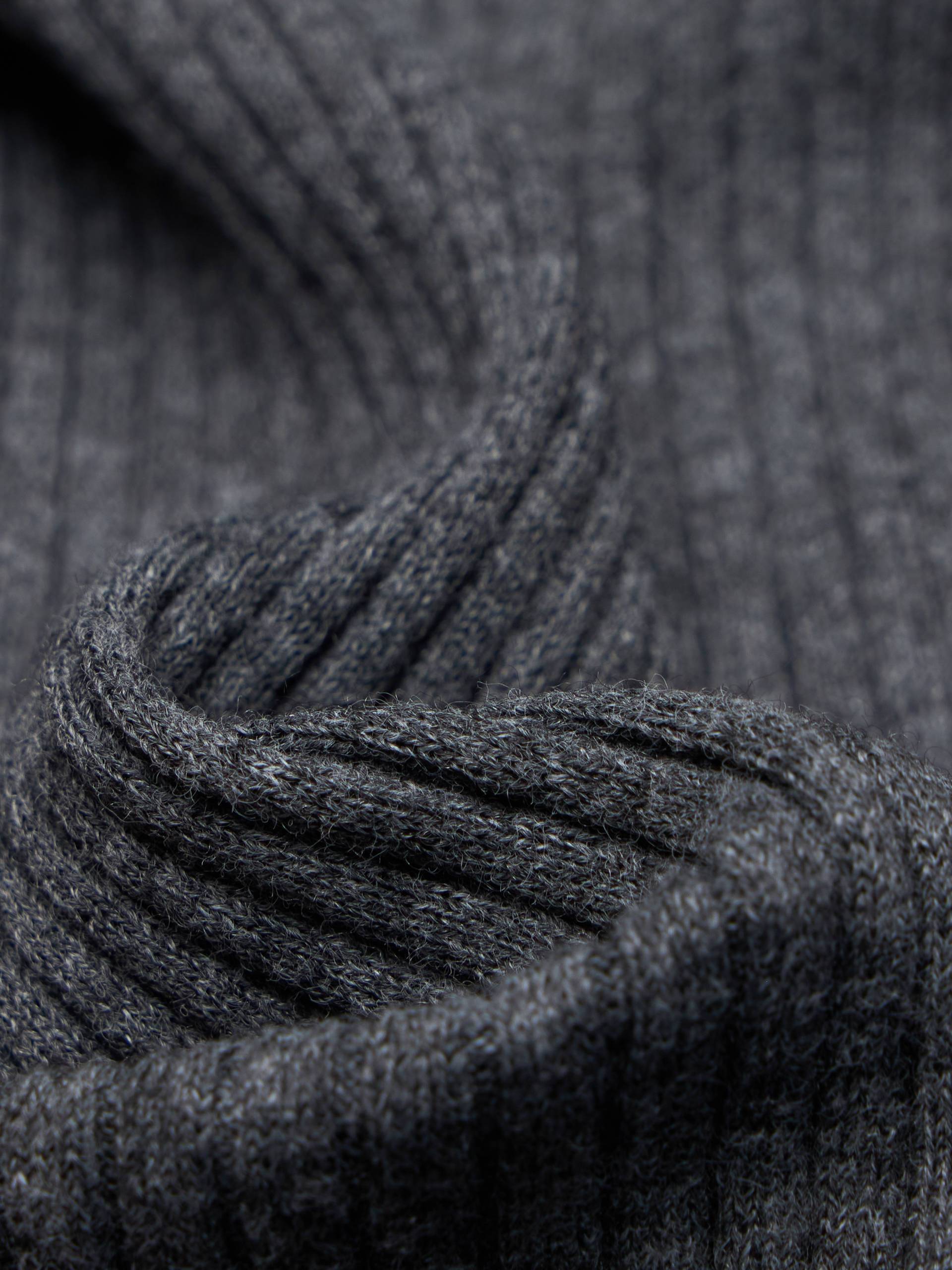 Fitted V-neck Button Cardigan