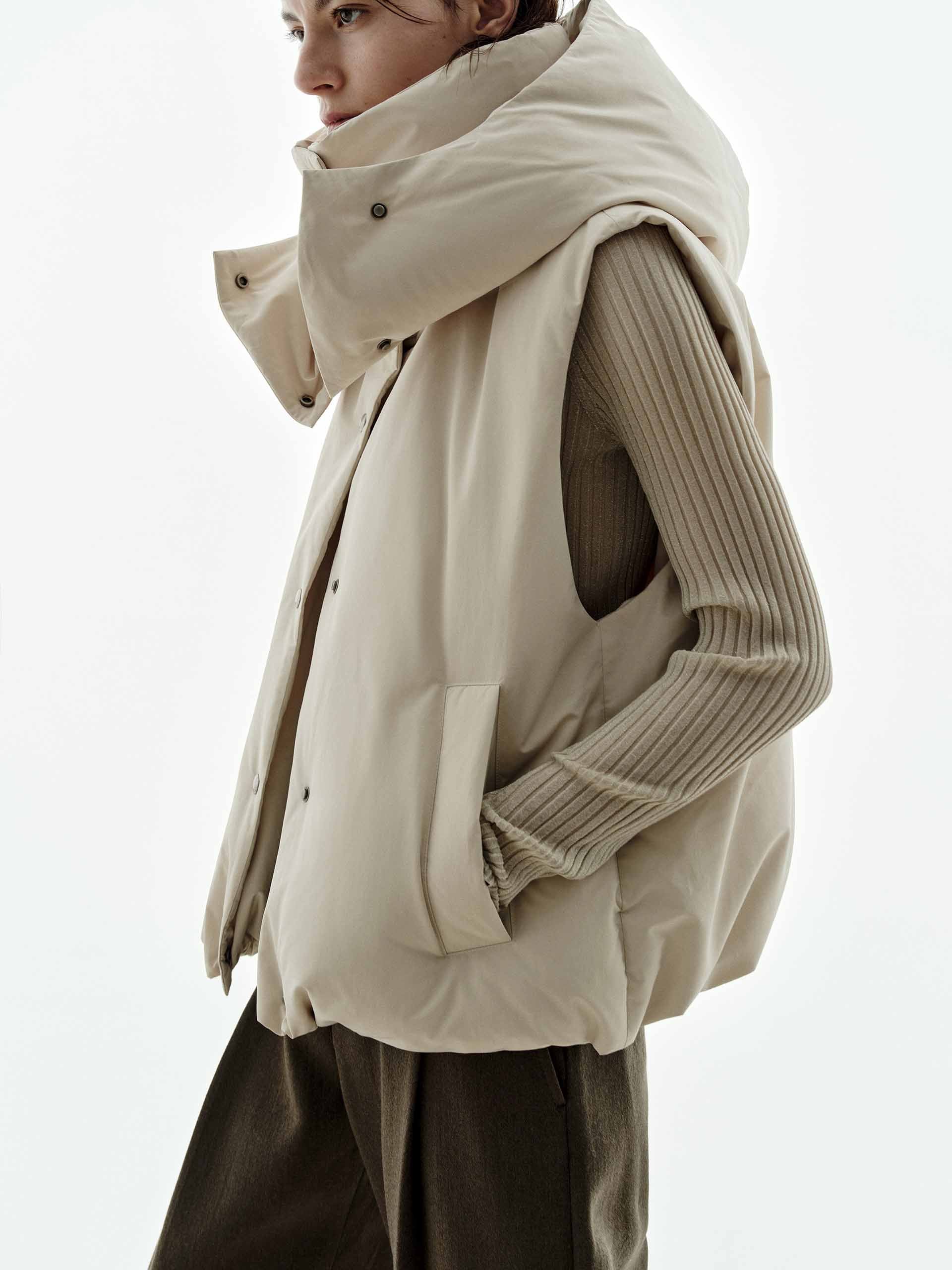 Sleeveless Hooded Down Jacket