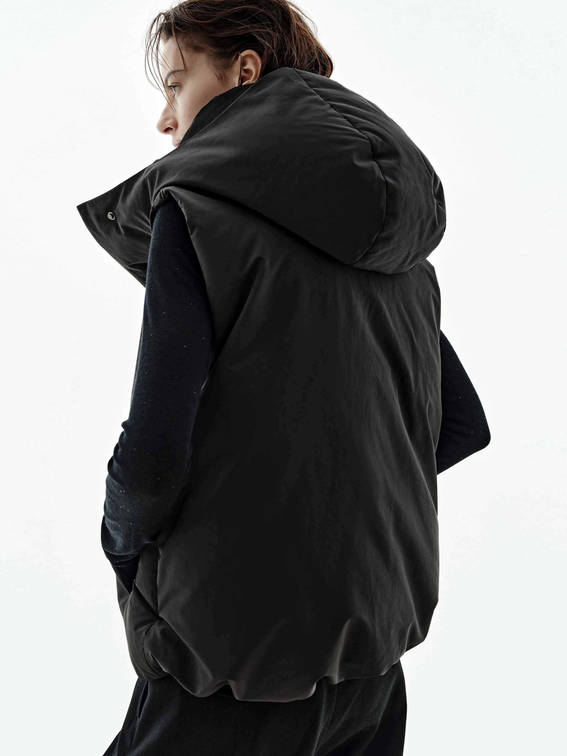 Sleeveless Hooded Down Jacket