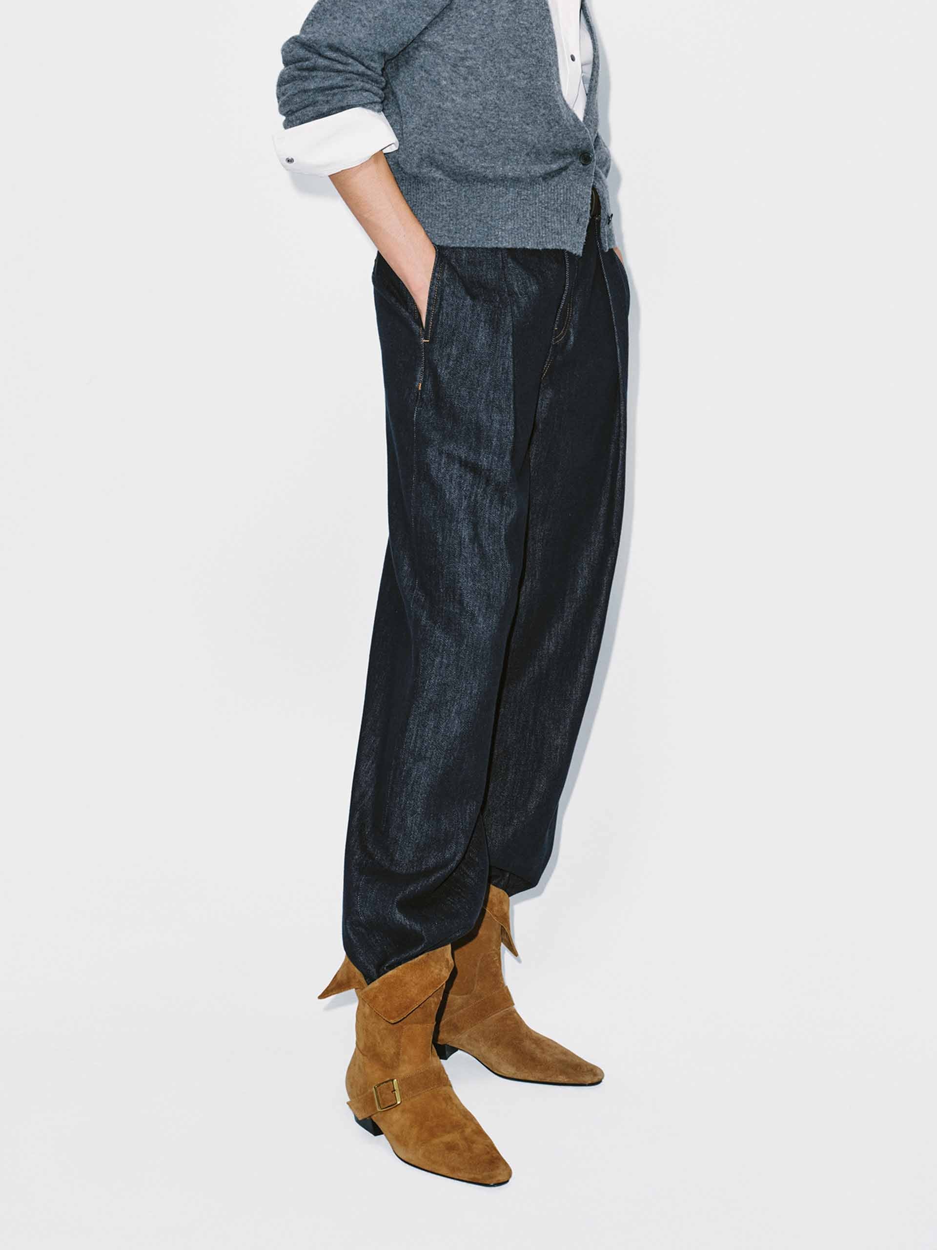 Contrast Seams Cotton Jeans