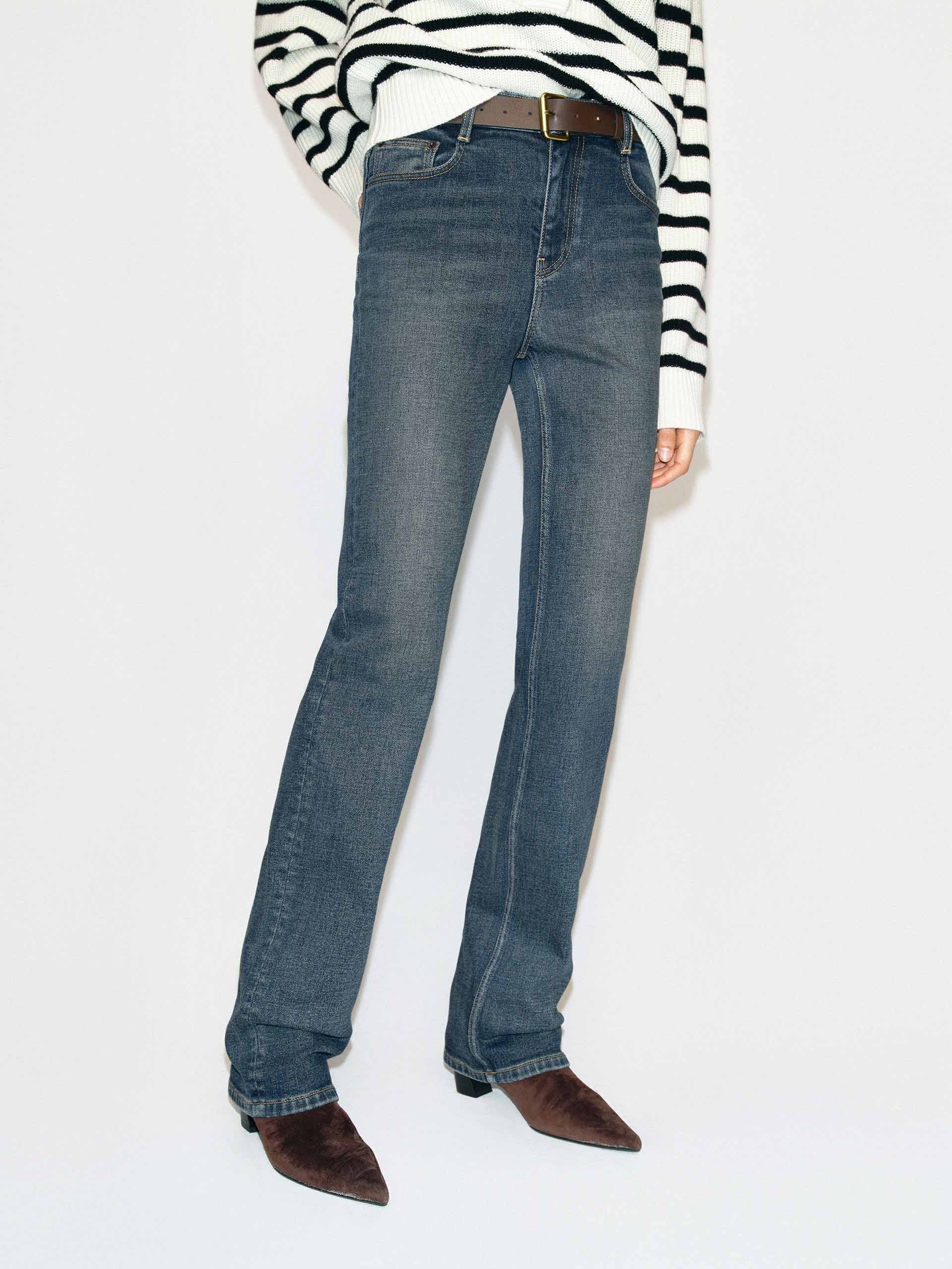 Fitted Straight Cut Jeans