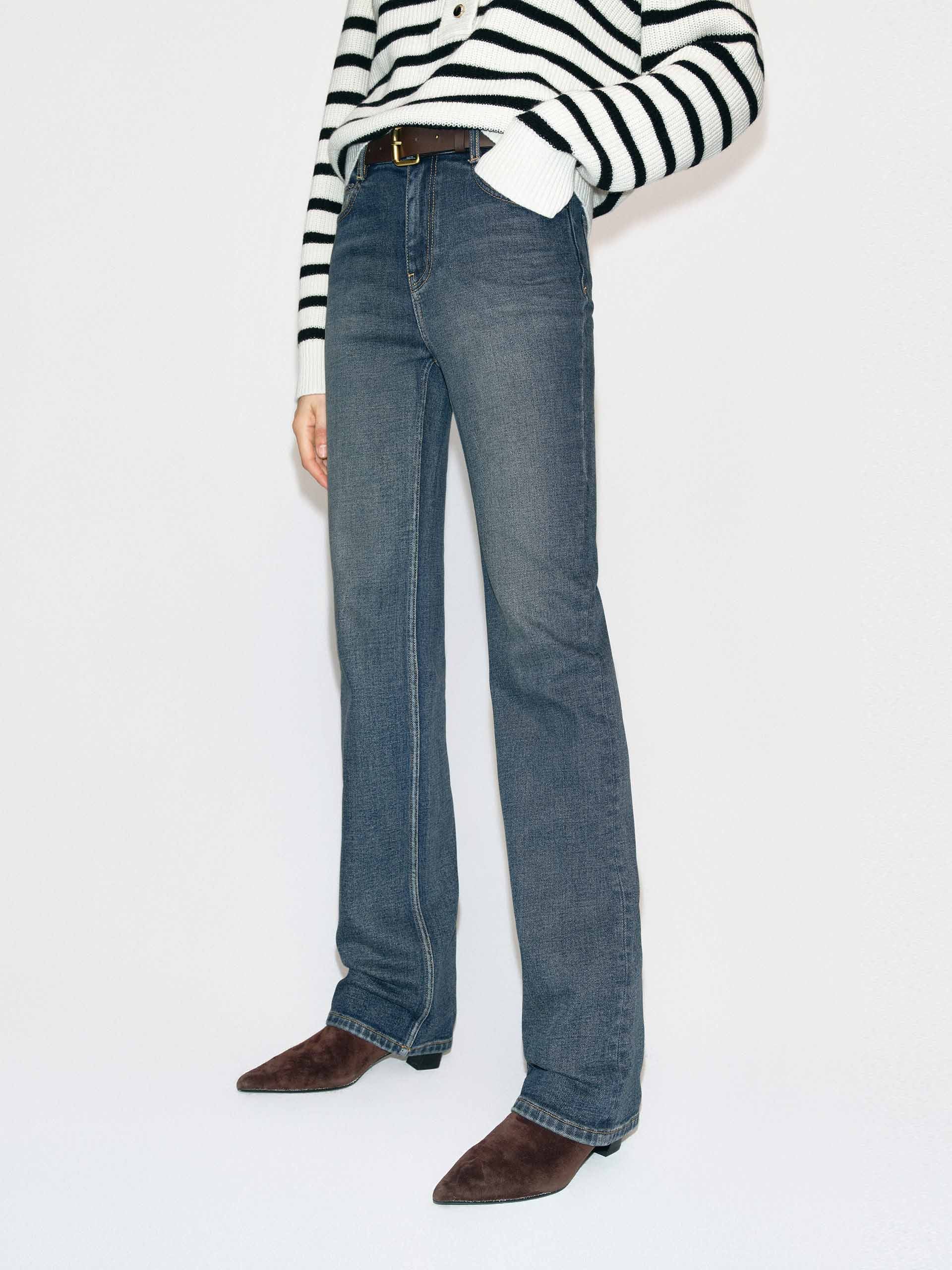 Fitted Straight Cut Jeans