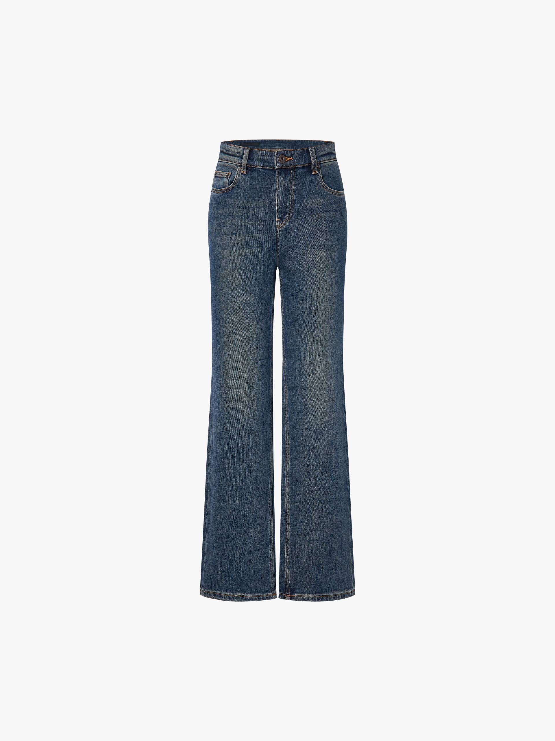 Fitted Straight Cut Jeans