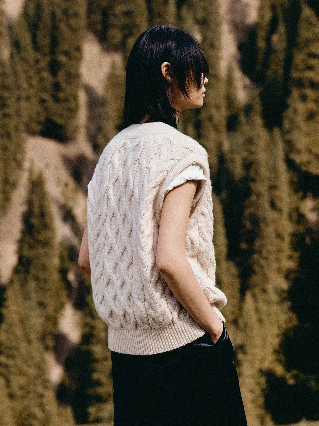 Sleeveless Cable Knitted Top