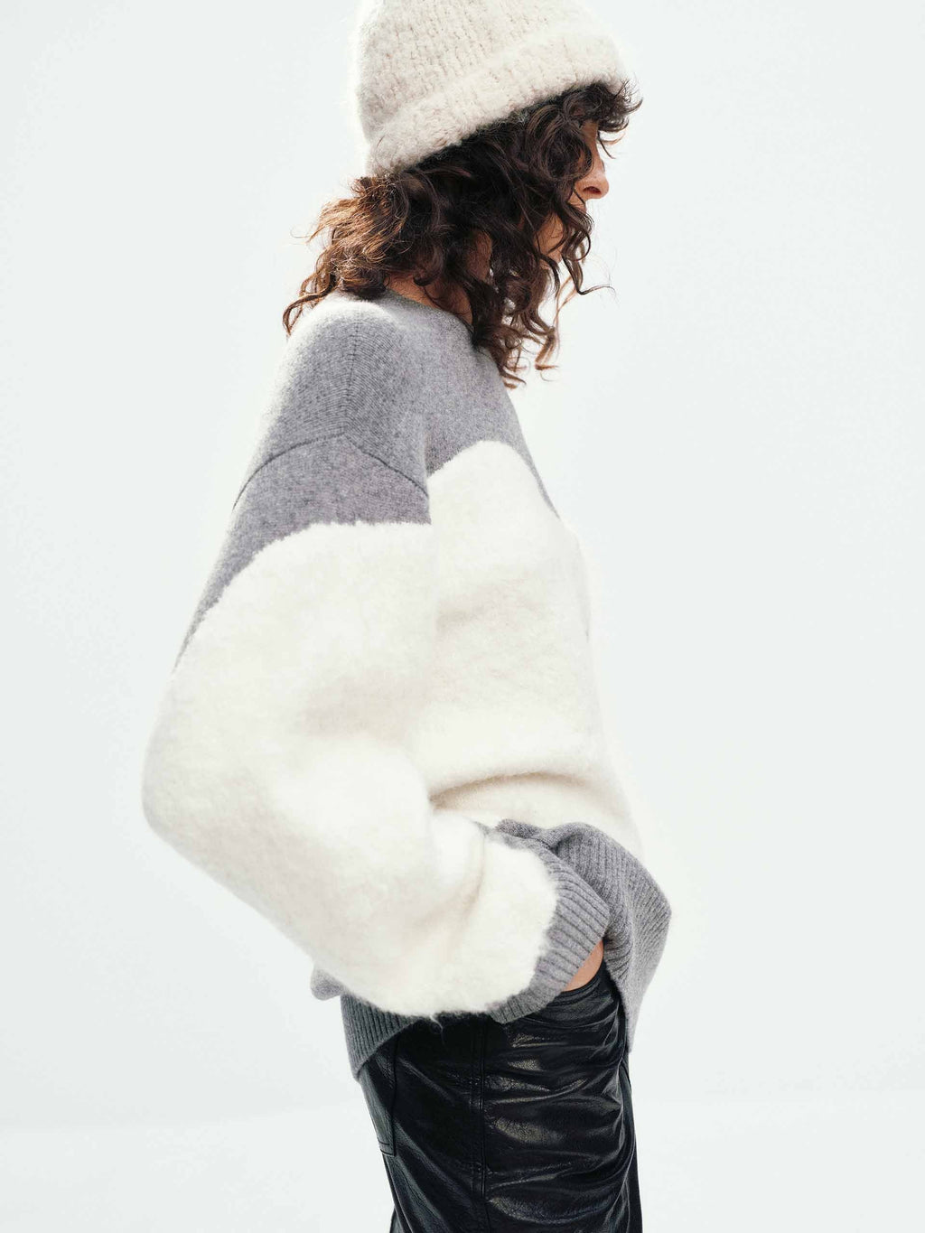 Contrast Polar Bear Pattern Sweater