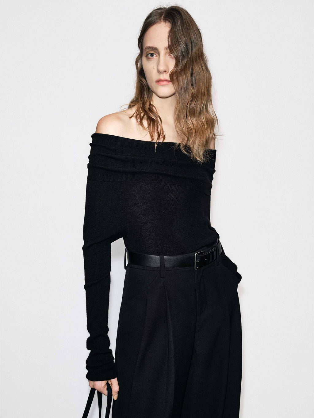 Off-shoulder Fitted Knit Top