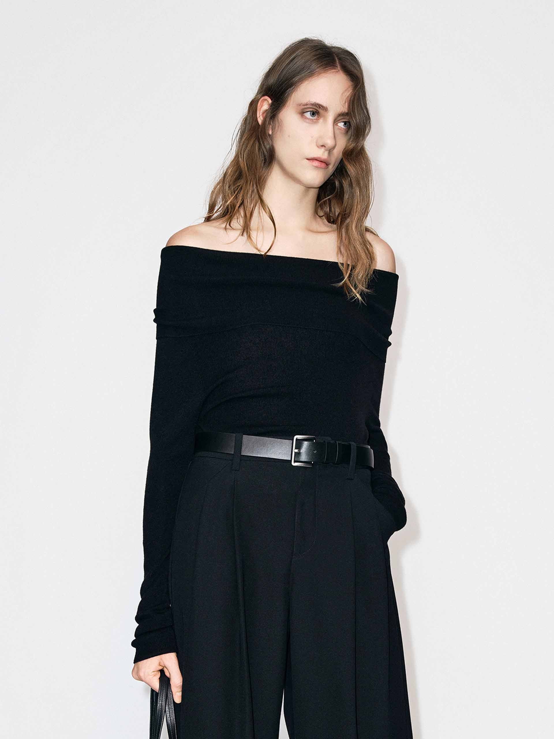 Off-shoulder Fitted Knit Top
