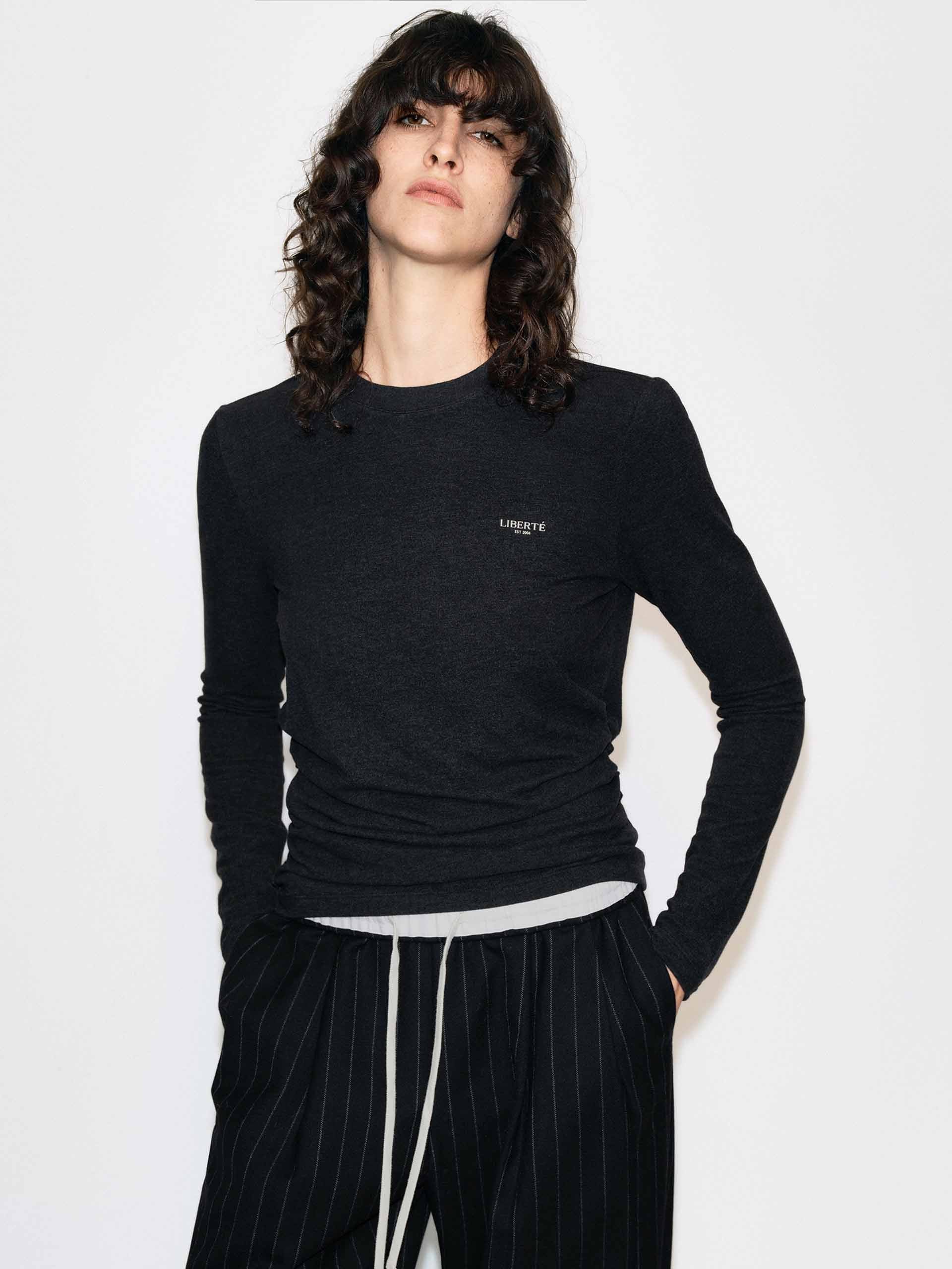 Long Sleeves Fitted T-shirt