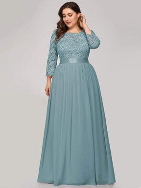 Elegant Lace Evening Dress with Romantic Sleeves for Plus Size Women