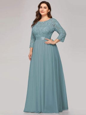 Elegant Lace Evening Dress with Romantic Sleeves for Plus Size Women
