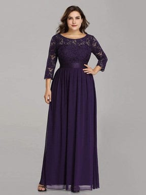 Elegant Lace Evening Dress with Romantic Sleeves for Plus Size Women