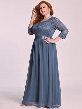 Elegant Lace Evening Dress with Romantic Sleeves for Plus Size Women
