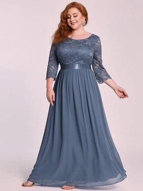 Elegant Lace Evening Dress with Romantic Sleeves for Plus Size Women