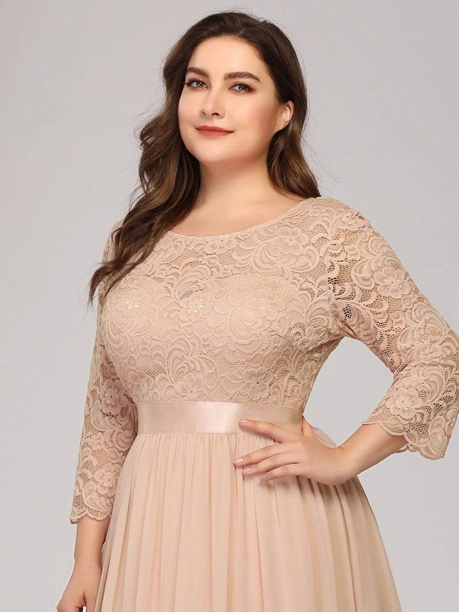 Elegant Lace Evening Dress with Romantic Sleeves for Plus Size Women
