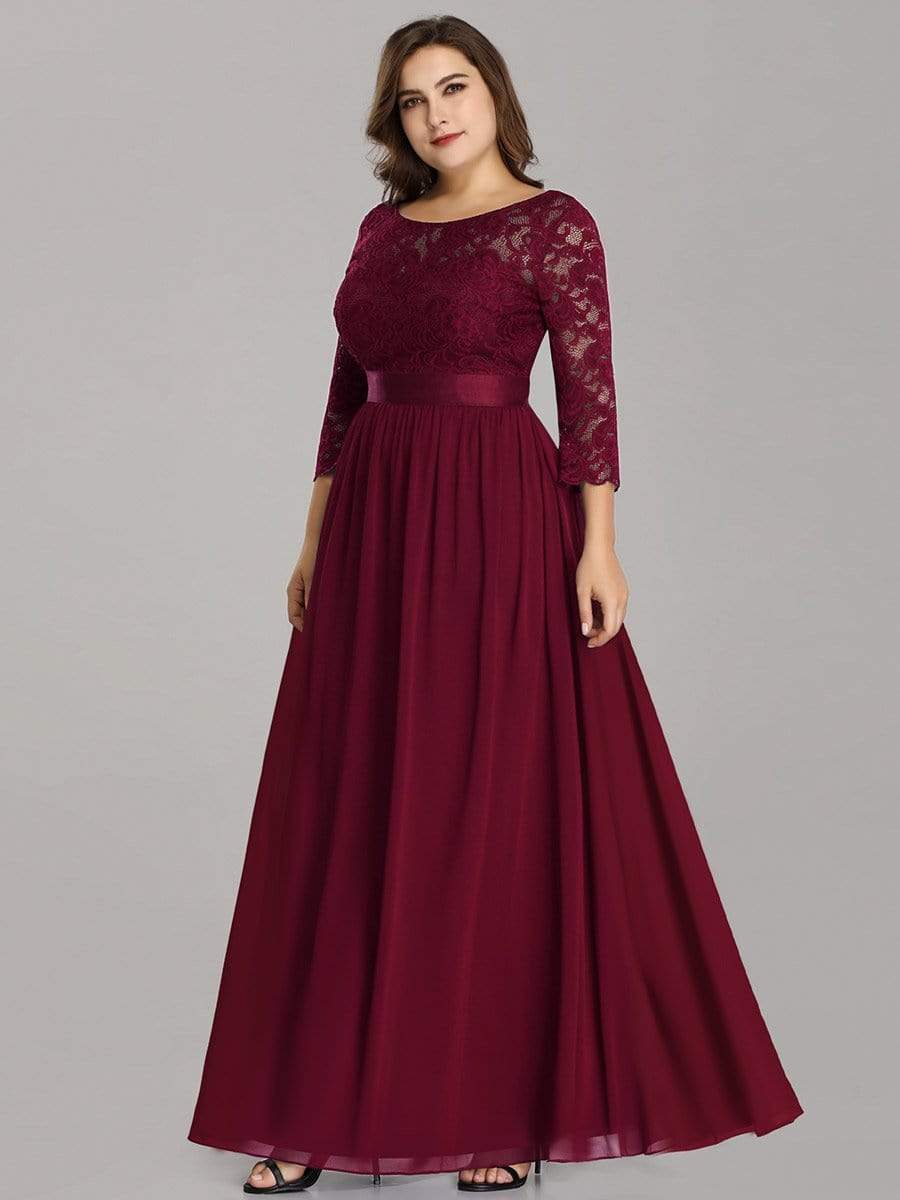 Elegant Lace Evening Dress with Romantic Sleeves for Plus Size Women