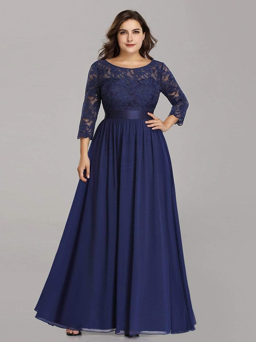 Elegant Lace Evening Dress with Romantic Sleeves for Plus Size Women