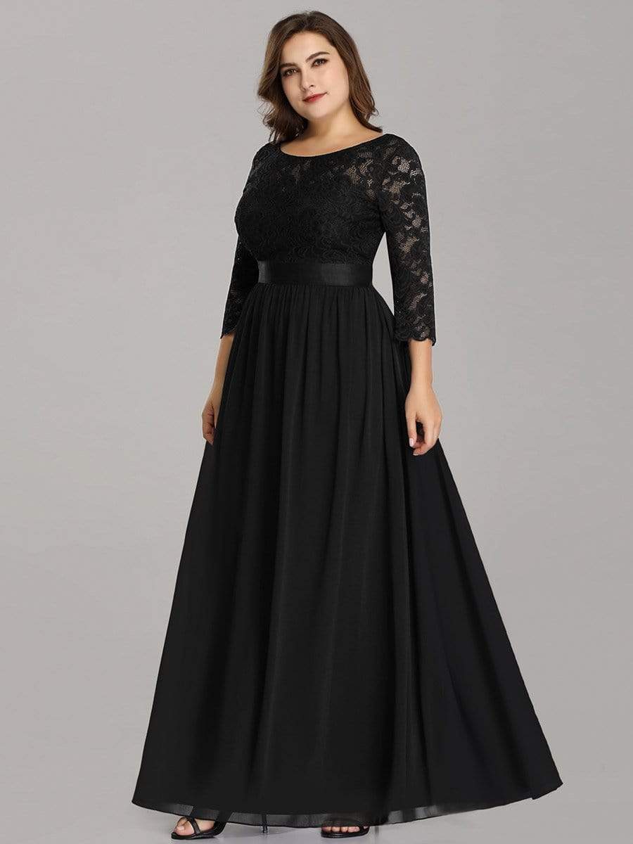 Elegant Lace Evening Dress with Romantic Sleeves for Plus Size Women