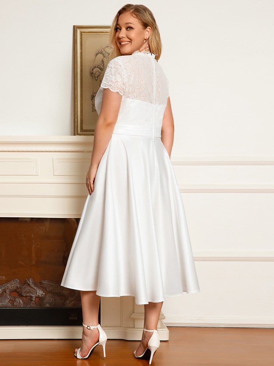 Elegant Plus Size Lace A-line Cocktail Dress with Pockets