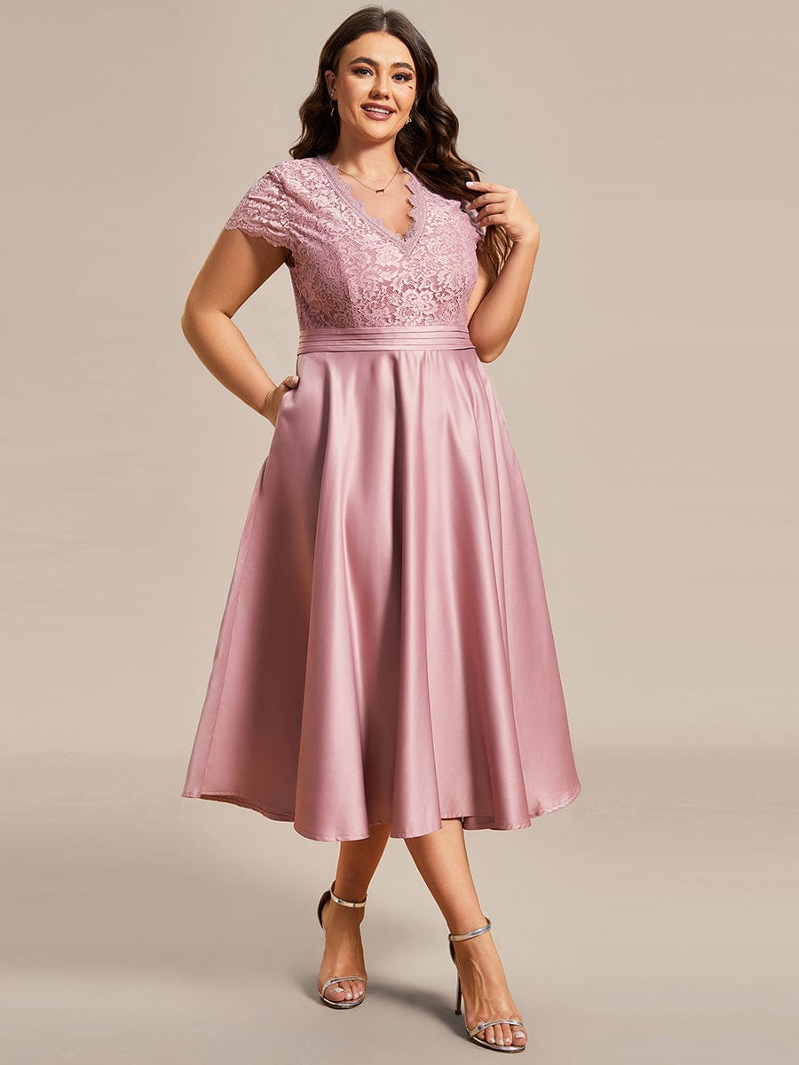 Elegant Plus Size Lace A-line Cocktail Dress with Pockets