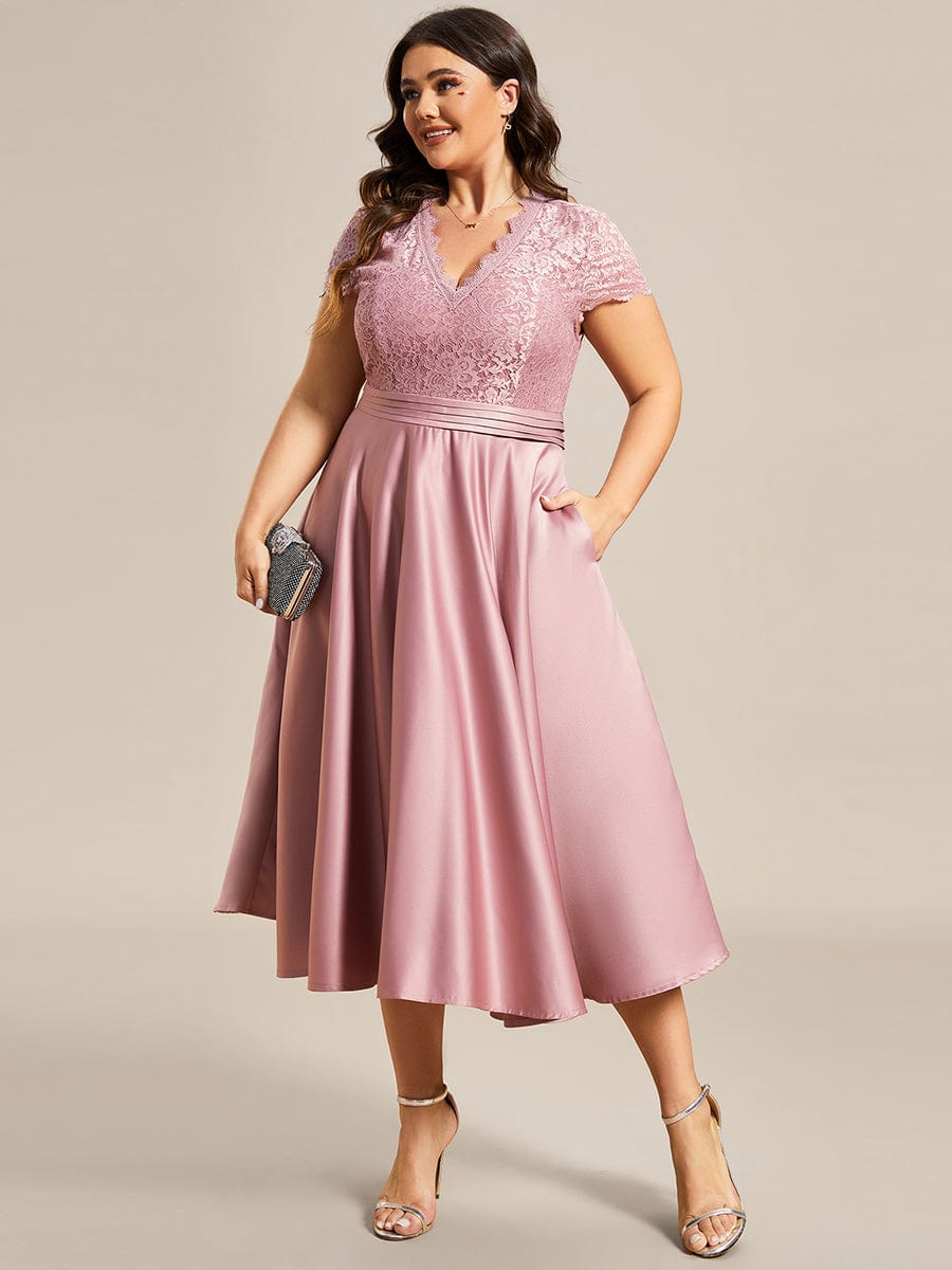 Elegant Plus Size Lace A-line Cocktail Dress with Pockets