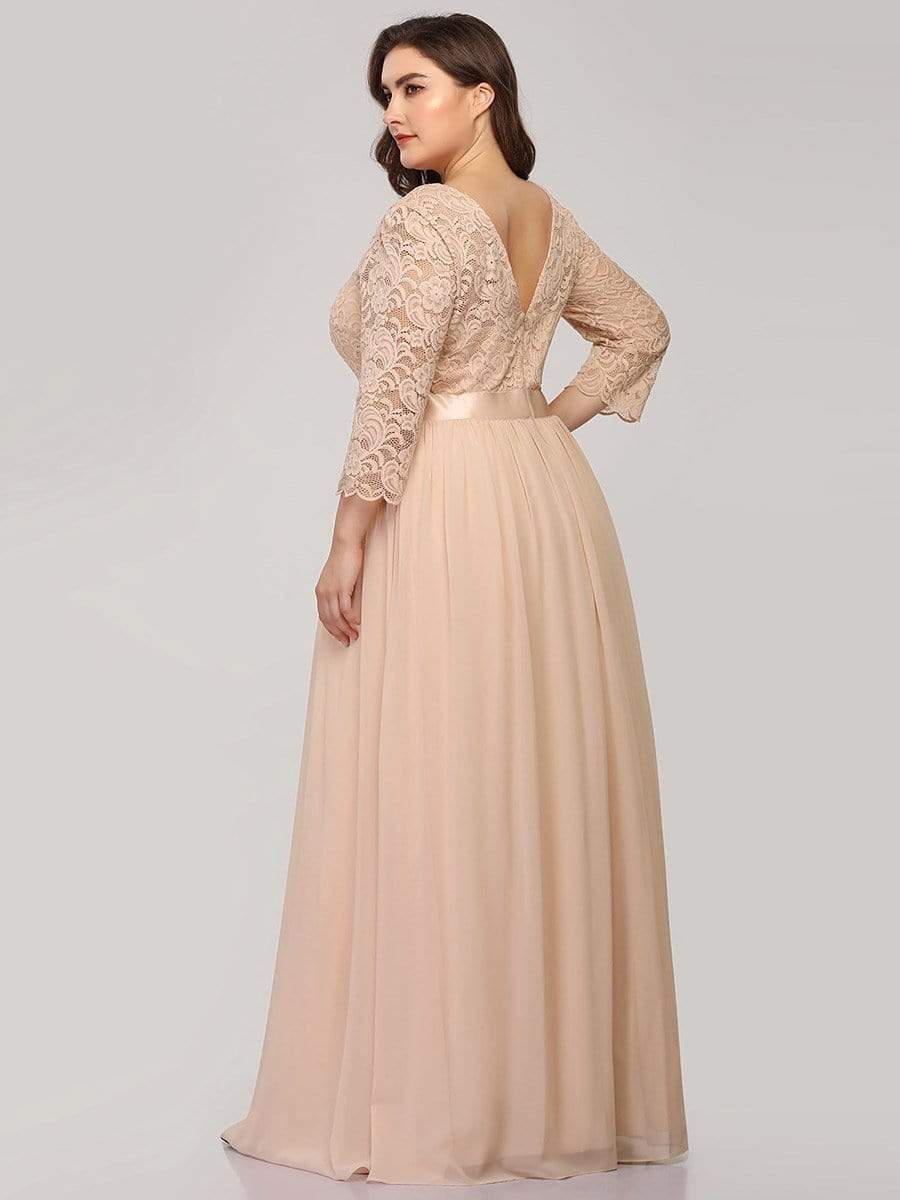Elegant Lace Evening Dress with Romantic Sleeves for Plus Size Women