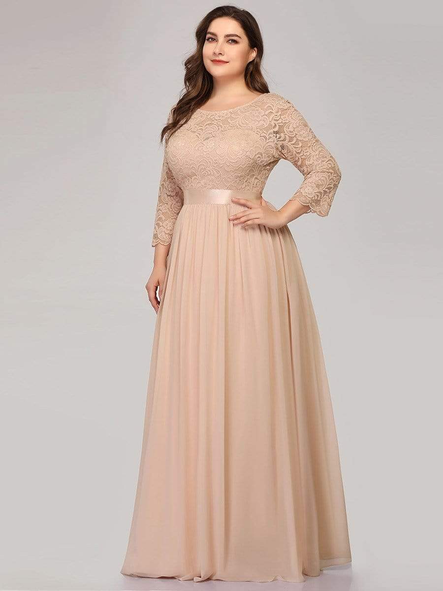 Elegant Lace Evening Dress with Romantic Sleeves for Plus Size Women