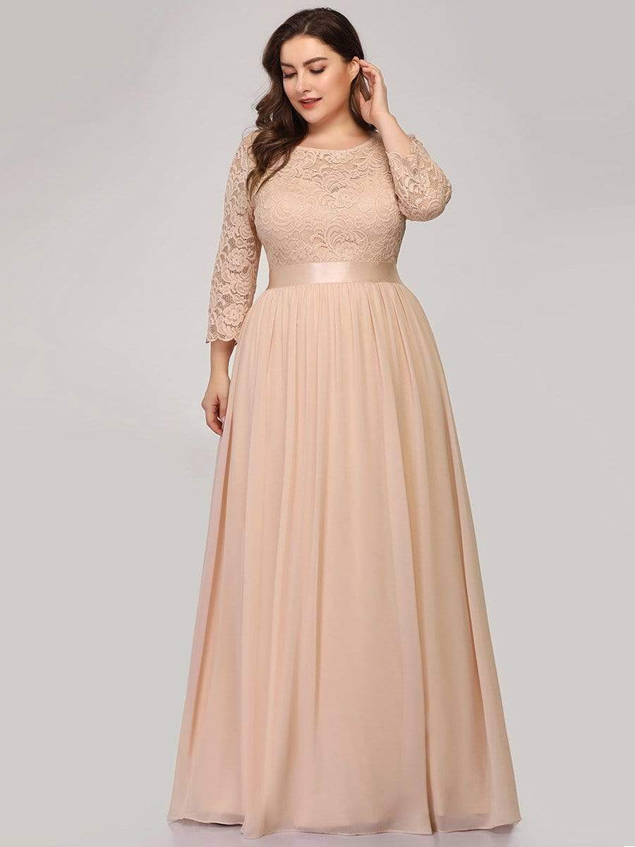 Elegant Lace Evening Dress with Romantic Sleeves for Plus Size Women
