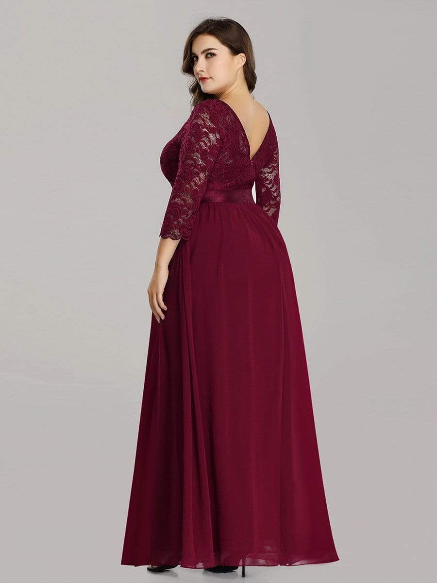 Elegant Lace Evening Dress with Romantic Sleeves for Plus Size Women