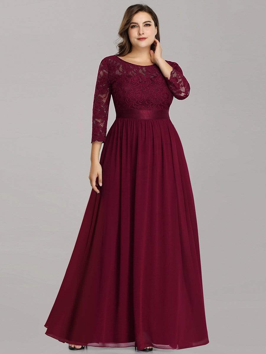 Elegant Lace Evening Dress with Romantic Sleeves for Plus Size Women