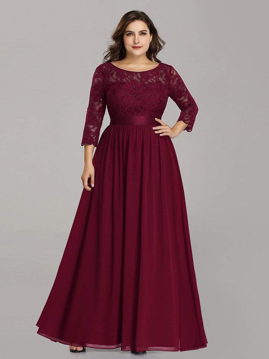 Elegant Lace Evening Dress with Romantic Sleeves for Plus Size Women