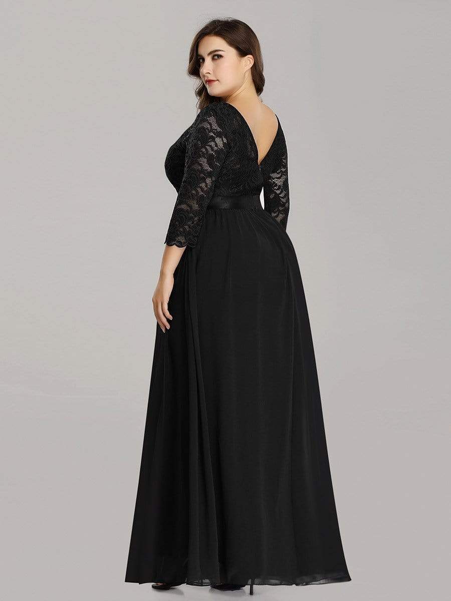 Elegant Lace Evening Dress with Romantic Sleeves for Plus Size Women