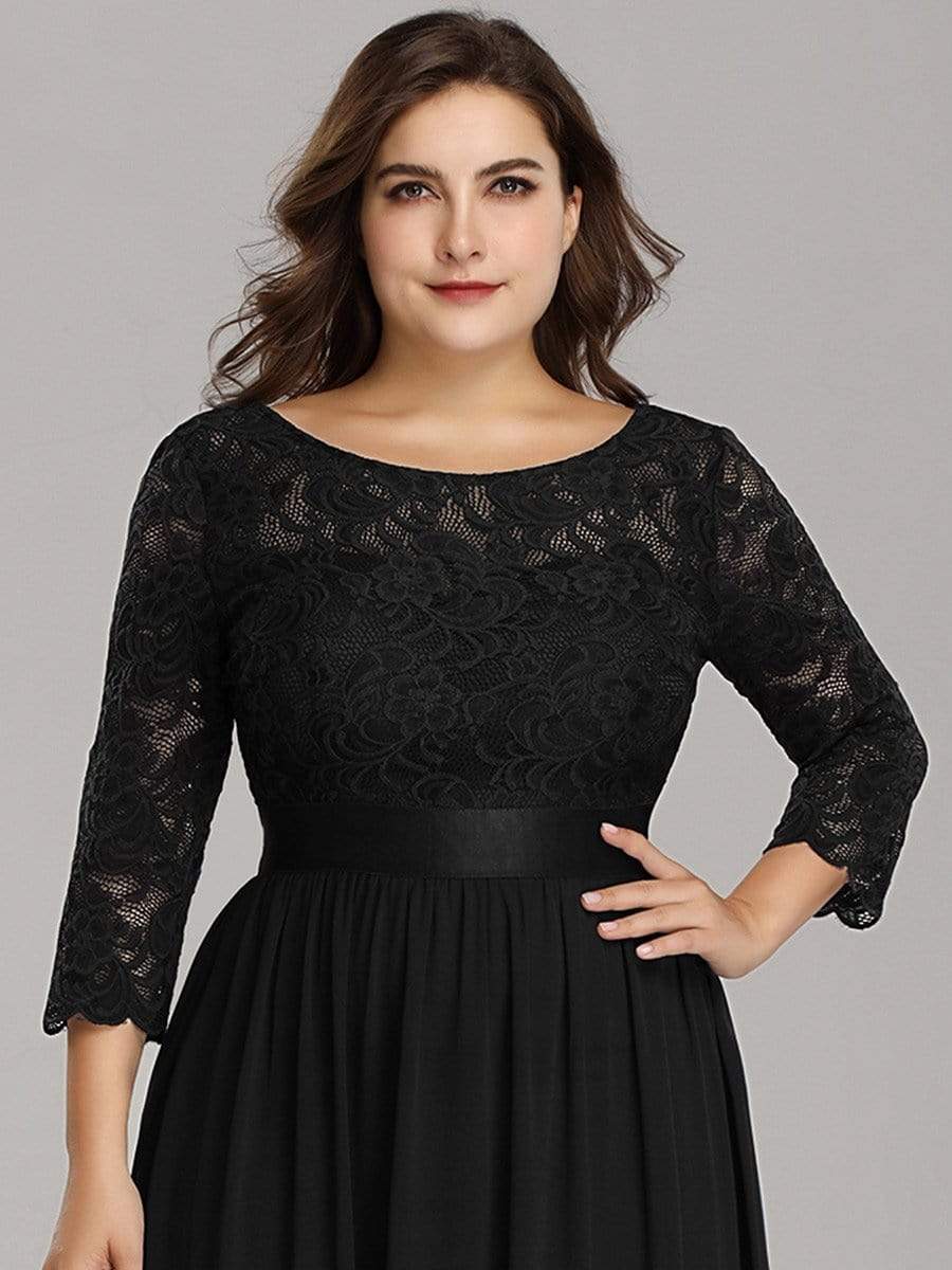 Elegant Lace Evening Dress with Romantic Sleeves for Plus Size Women