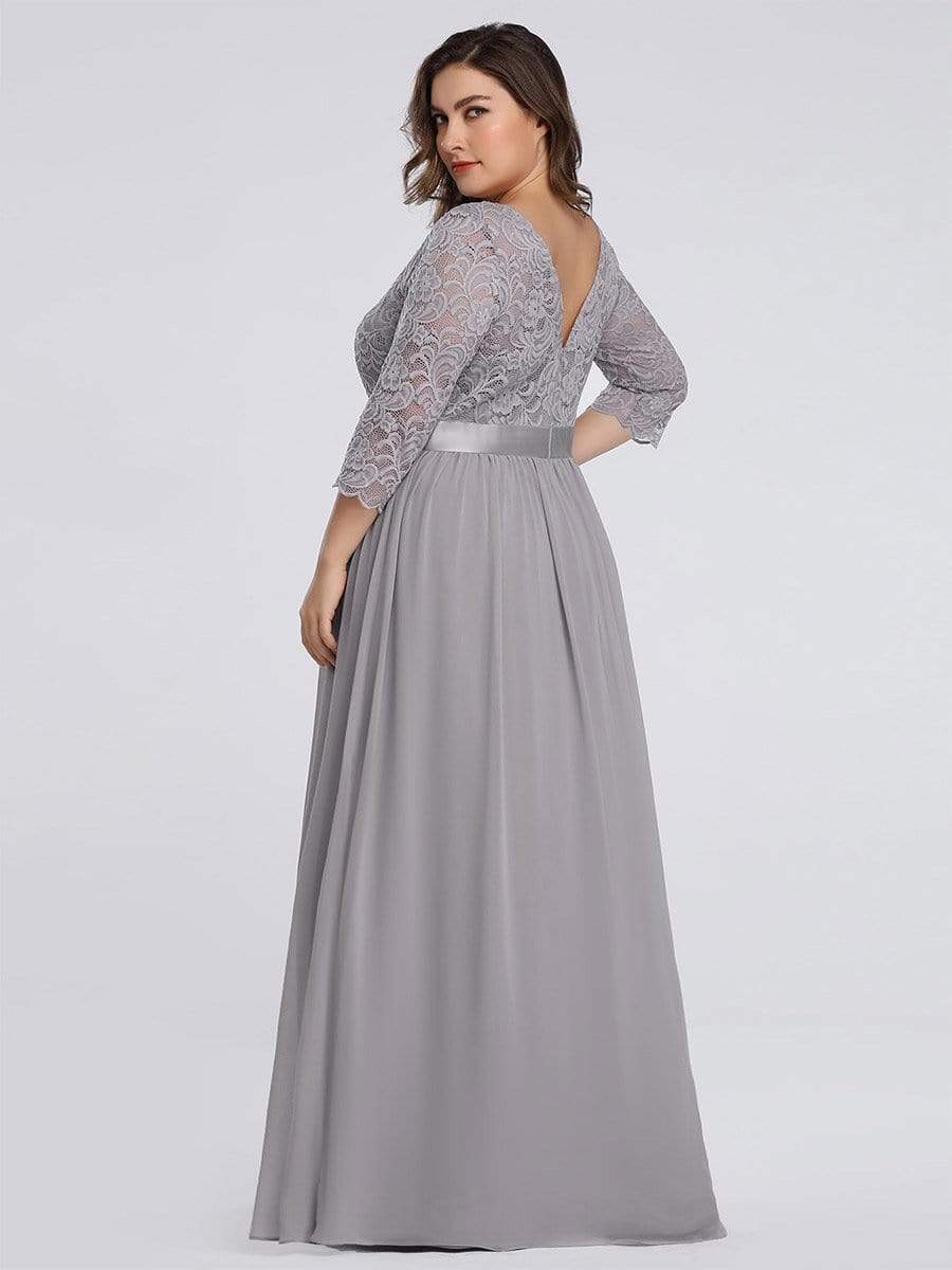 Elegant Lace Evening Dress with Romantic Sleeves for Plus Size Women