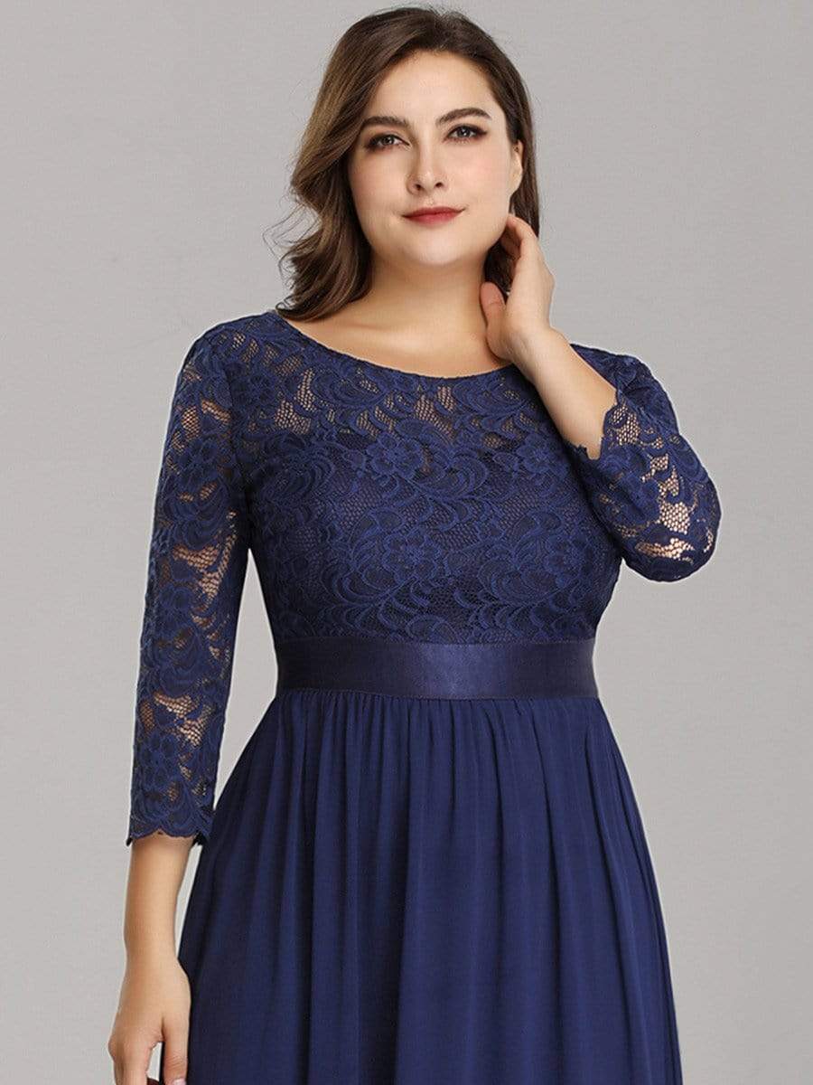 Elegant Lace Evening Dress with Romantic Sleeves for Plus Size Women
