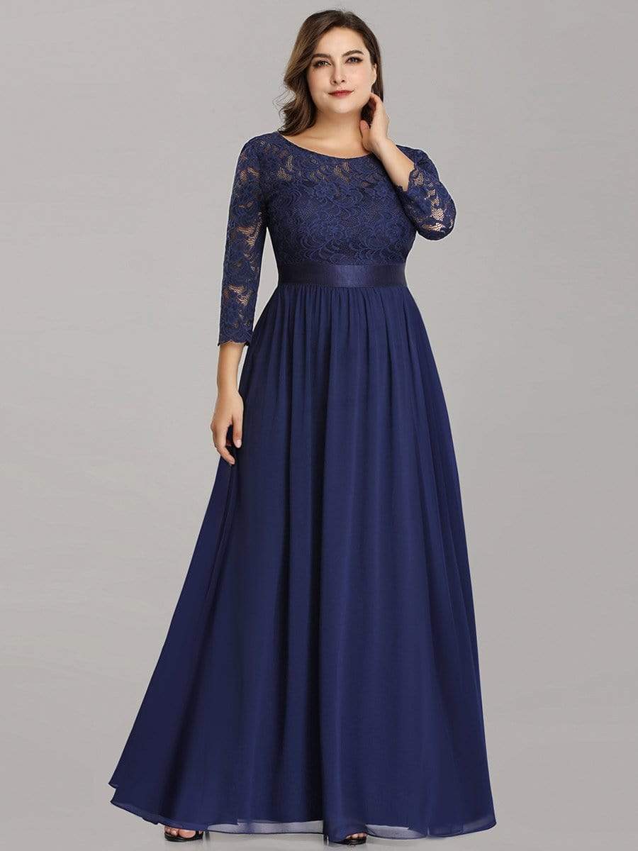 Elegant Lace Evening Dress with Romantic Sleeves for Plus Size Women
