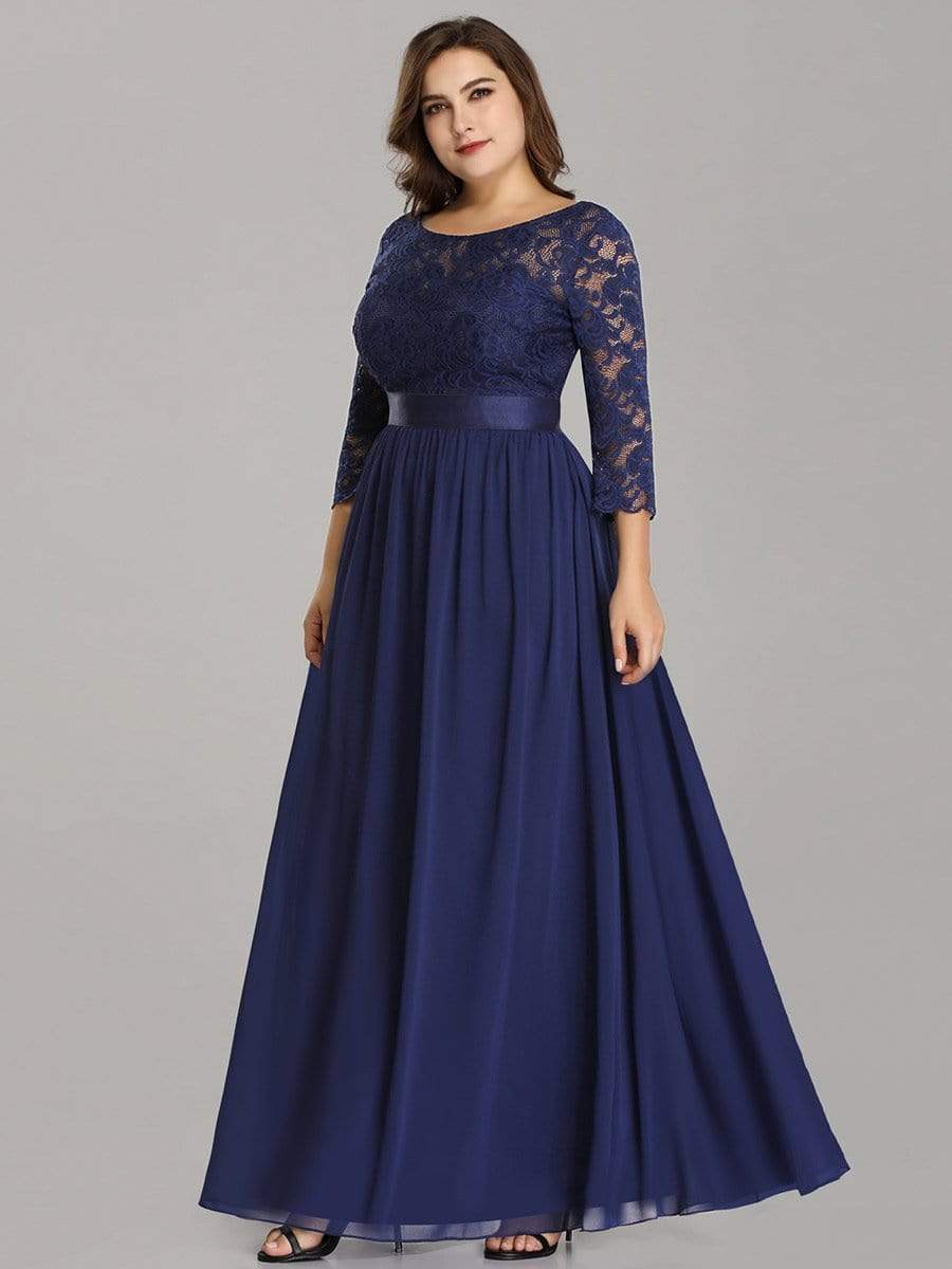 Elegant Lace Evening Dress with Romantic Sleeves for Plus Size Women